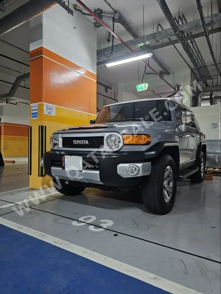 Toyota  FJ Cruiser  Final Edition  2023  Automatic  6,500 Km  6 Cylinder  Four Wheel Drive (4WD)  SUV  Gray  With Warranty