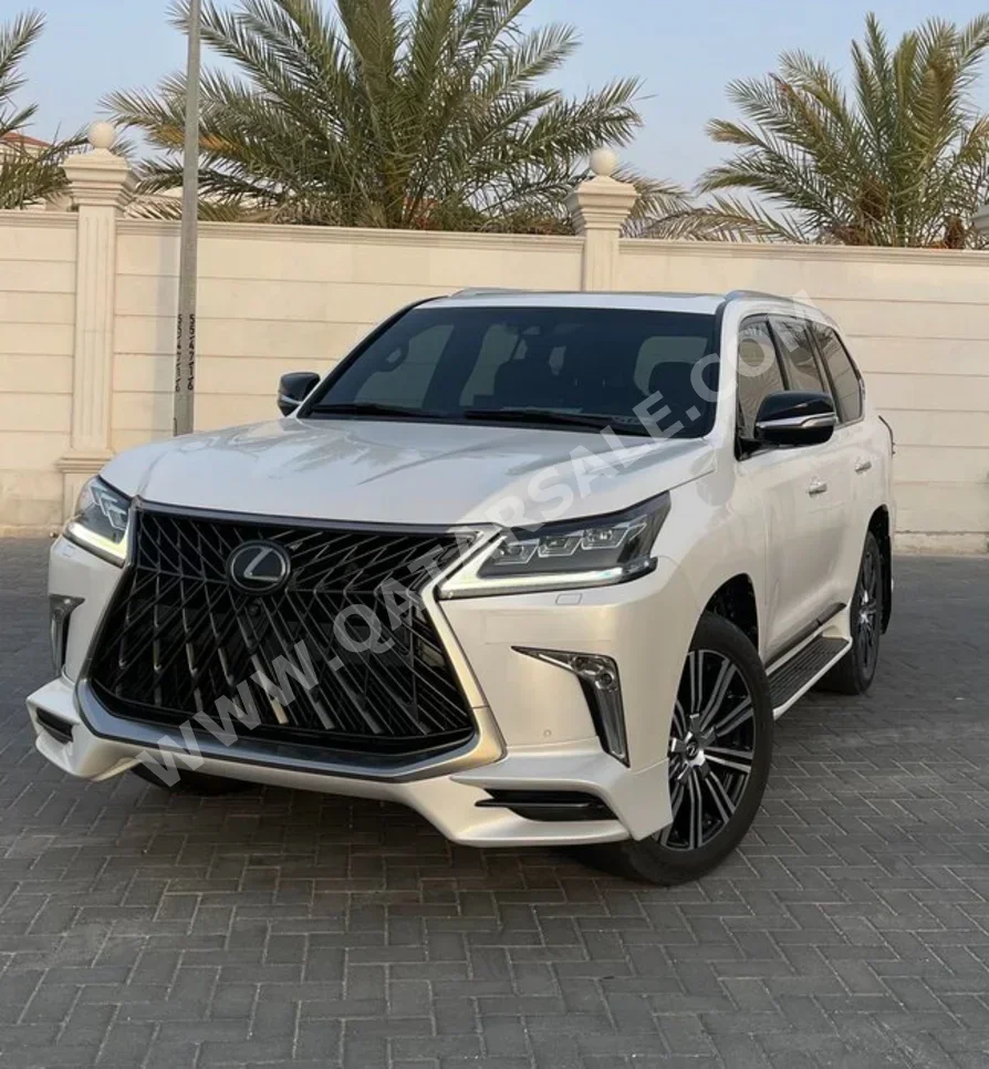 Lexus  LX  2018  Automatic  111,600 Km  8 Cylinder  Four Wheel Drive (4WD)  SUV  White