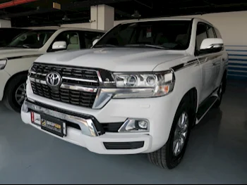 Toyota  Land Cruiser  GXR  2019  Automatic  244,000 Km  8 Cylinder  Four Wheel Drive (4WD)  SUV  White