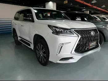 Lexus  LX  570  2018  Automatic  212,000 Km  8 Cylinder  Four Wheel Drive (4WD)  SUV  White