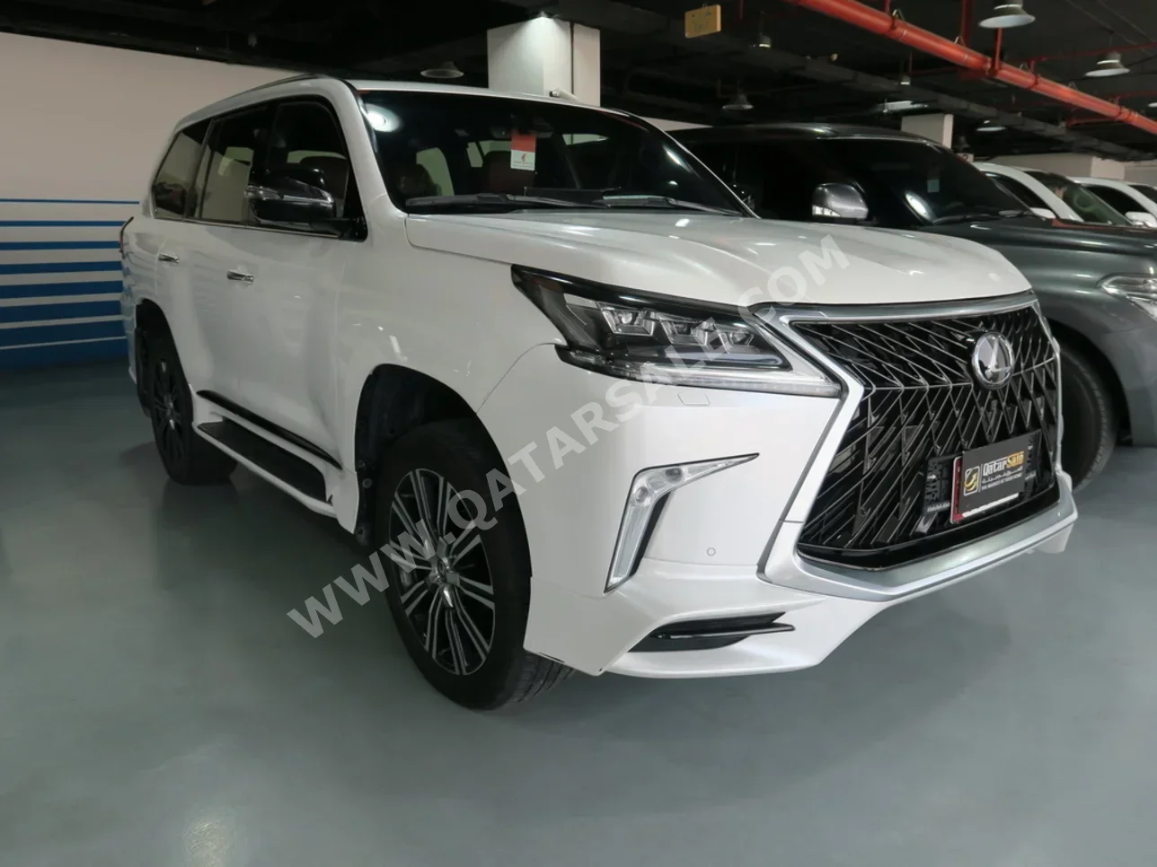 Lexus  LX  570  2018  Automatic  212,000 Km  8 Cylinder  Four Wheel Drive (4WD)  SUV  White