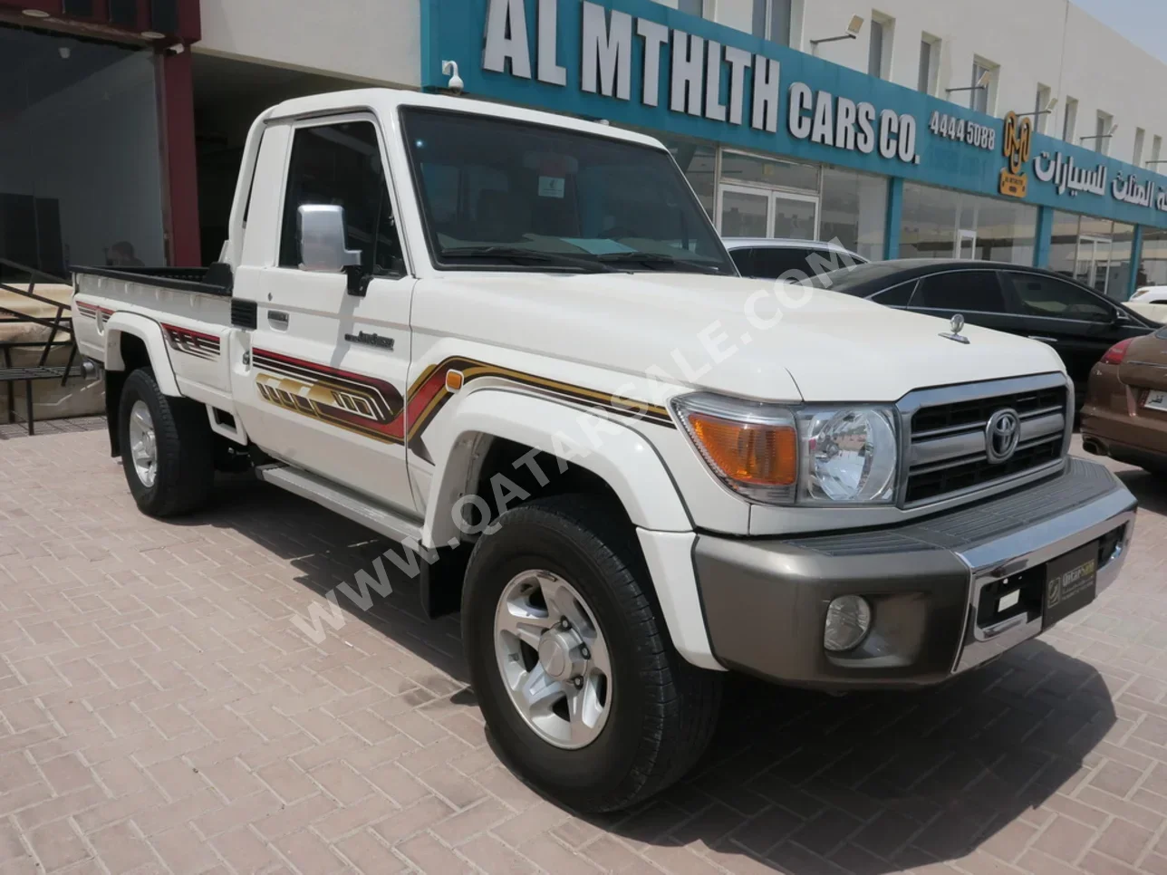 Toyota  Land Cruiser  LX  2012  Manual  285,000 Km  6 Cylinder  Four Wheel Drive (4WD)  Pick Up  White