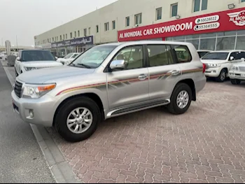 Toyota  Land Cruiser  GXR  2012  Automatic  294,000 Km  8 Cylinder  Four Wheel Drive (4WD)  SUV  Silver