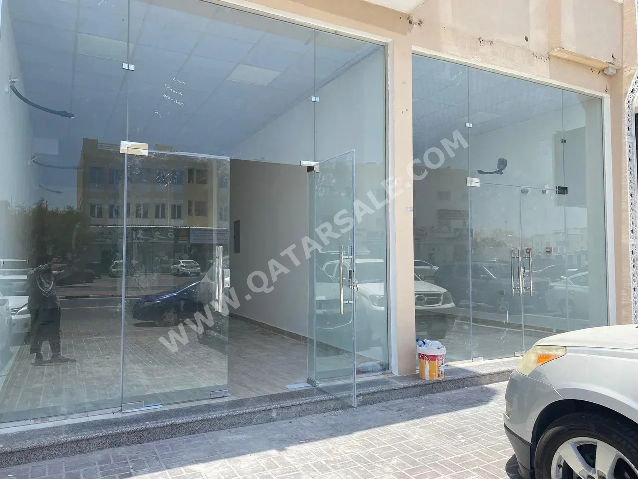 Commercial Shops - Not Furnished  - Doha  - Madinat Khalifa North