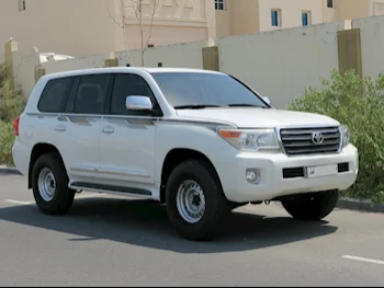 Toyota  Land Cruiser  GXR  2013  Automatic  300,000 Km  8 Cylinder  Four Wheel Drive (4WD)  SUV  White