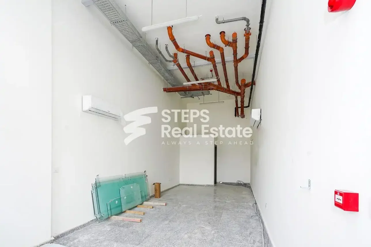 Commercial Shops - Not Furnished  - Doha  For Rent  - Al Hilal