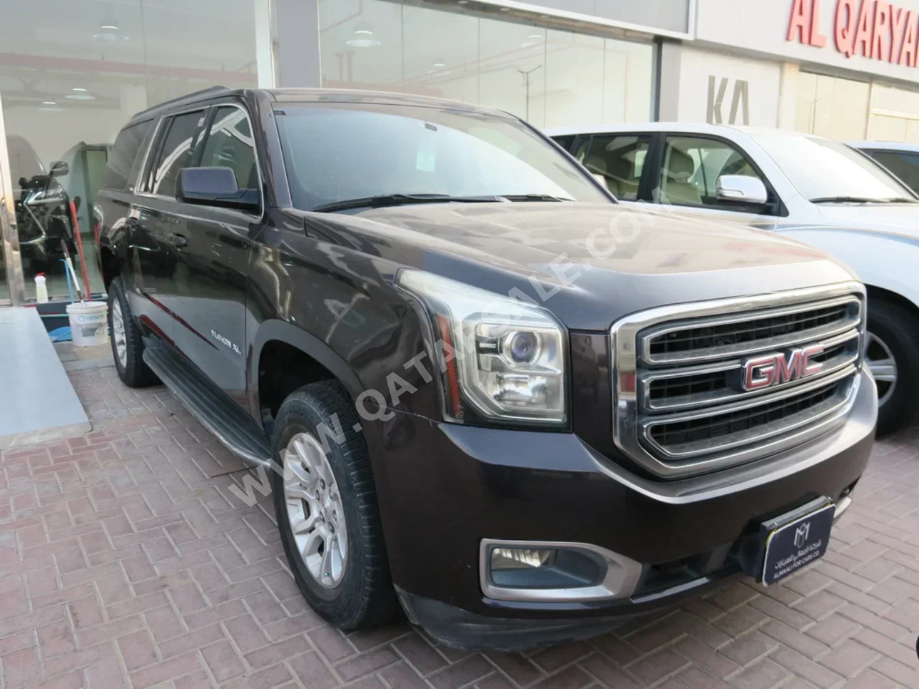 GMC  Yukon  SLE  2015  Automatic  112,000 Km  8 Cylinder  Rear Wheel Drive (RWD)  SUV  Purple