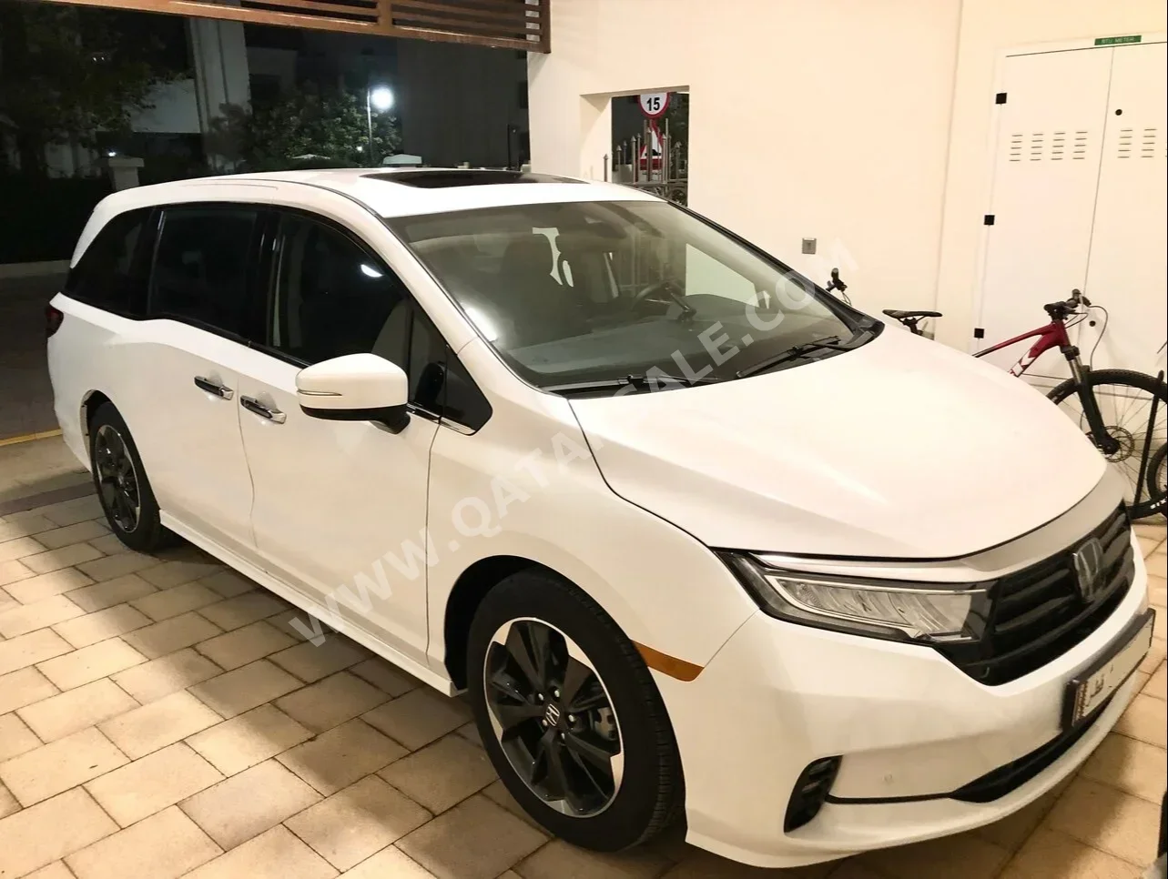 Honda  Odyssey  Touring  2023  Automatic  4,475 Km  6 Cylinder  Front Wheel Drive (FWD)  Van / Bus  White  With Warranty