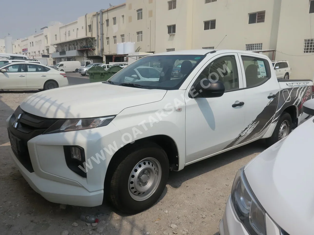 Mitsubishi  L 200  2020  Manual  160,000 Km  4 Cylinder  Rear Wheel Drive (RWD)  Pick Up  White