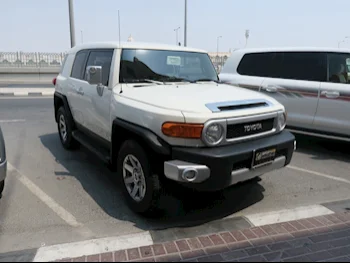 Toyota  FJ Cruiser  2023  Automatic  96,000 Km  6 Cylinder  Four Wheel Drive (4WD)  SUV  White  With Warranty