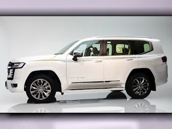 Toyota  Land Cruiser  VXR Twin Turbo  2023  Automatic  3٬000 Km  6 Cylinder  Four Wheel Drive (4WD)  SUV  White  With Warranty