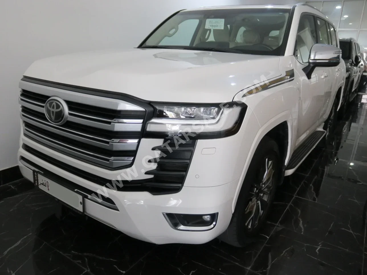  Toyota  Land Cruiser  VXR Twin Turbo  2022  Automatic  41,000 Km  6 Cylinder  Four Wheel Drive (4WD)  SUV  White  With Warranty