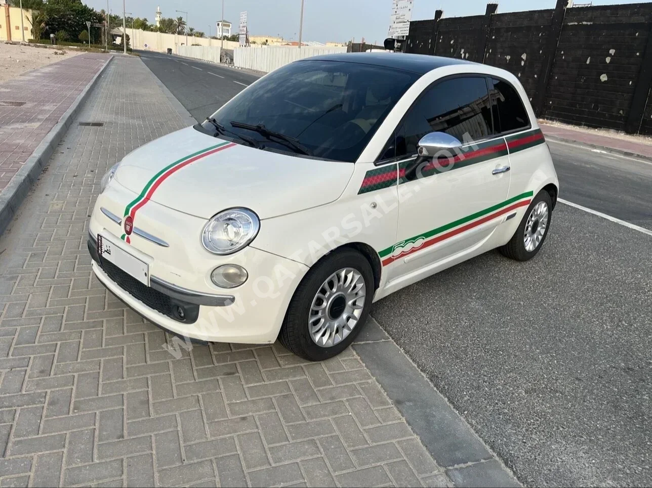 Fiat  500  2010  Automatic  95,000 Km  4 Cylinder  Front Wheel Drive (FWD)  Hatchback  White