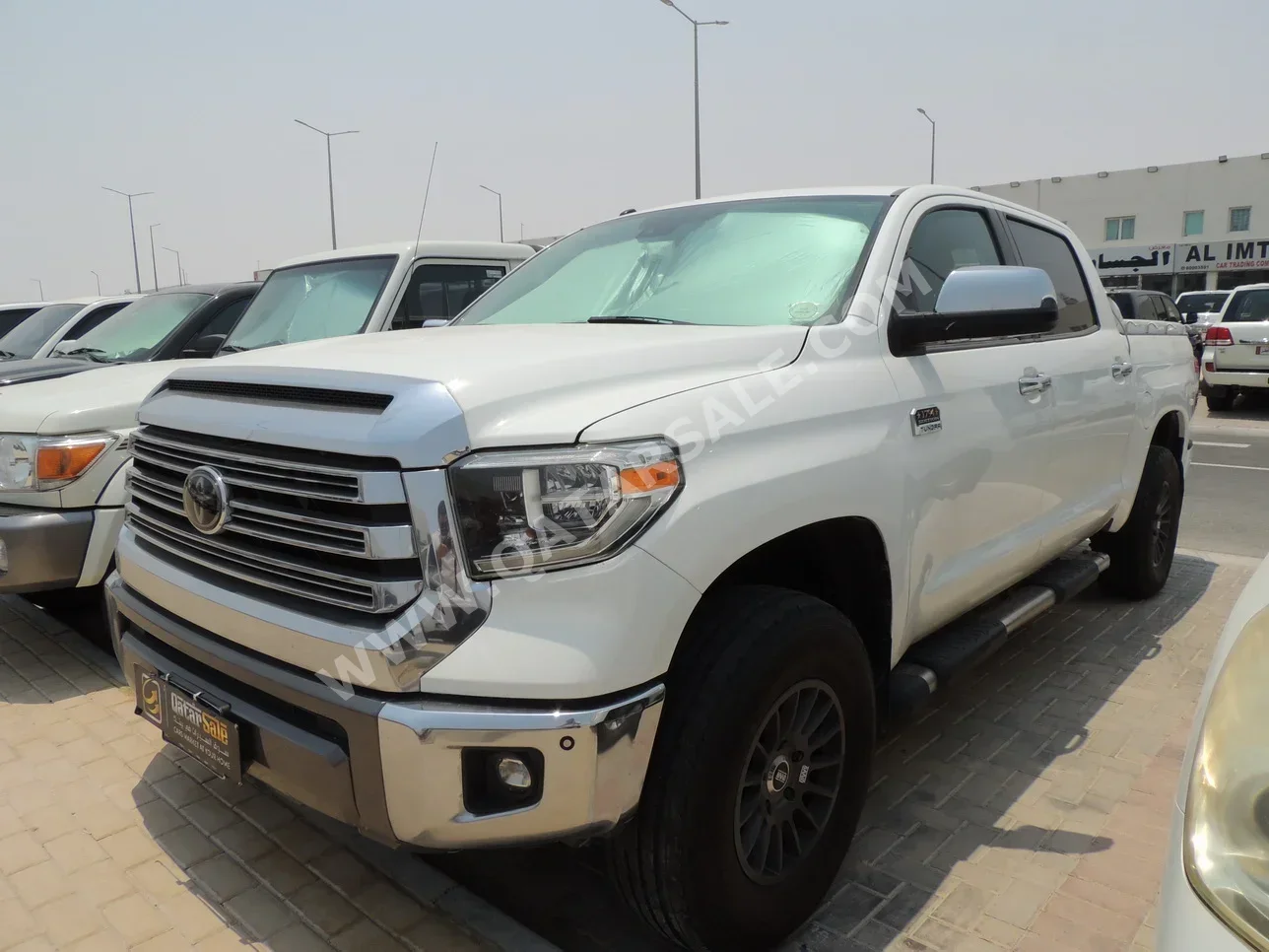 Toyota  Tundra  2018  Automatic  111,000 Km  8 Cylinder  Four Wheel Drive (4WD)  Pick Up  White