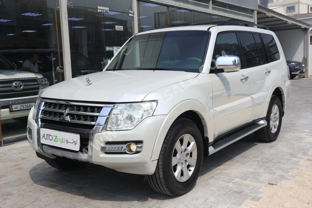 Mitsubishi  Pajero  GLS  2015  Automatic  203,300 Km  6 Cylinder  Four Wheel Drive (4WD)  SUV  White