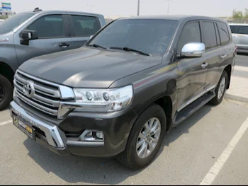 Toyota  Land Cruiser  GXR  2016  Automatic  320,000 Km  8 Cylinder  Four Wheel Drive (4WD)  SUV  Gray