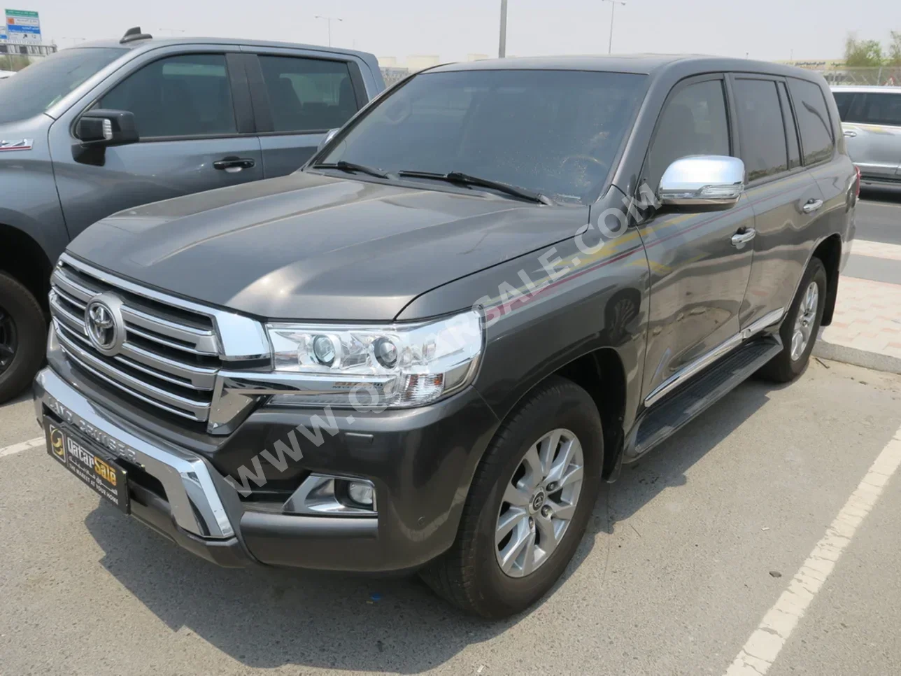 Toyota  Land Cruiser  GXR  2016  Automatic  320,000 Km  8 Cylinder  Four Wheel Drive (4WD)  SUV  Gray