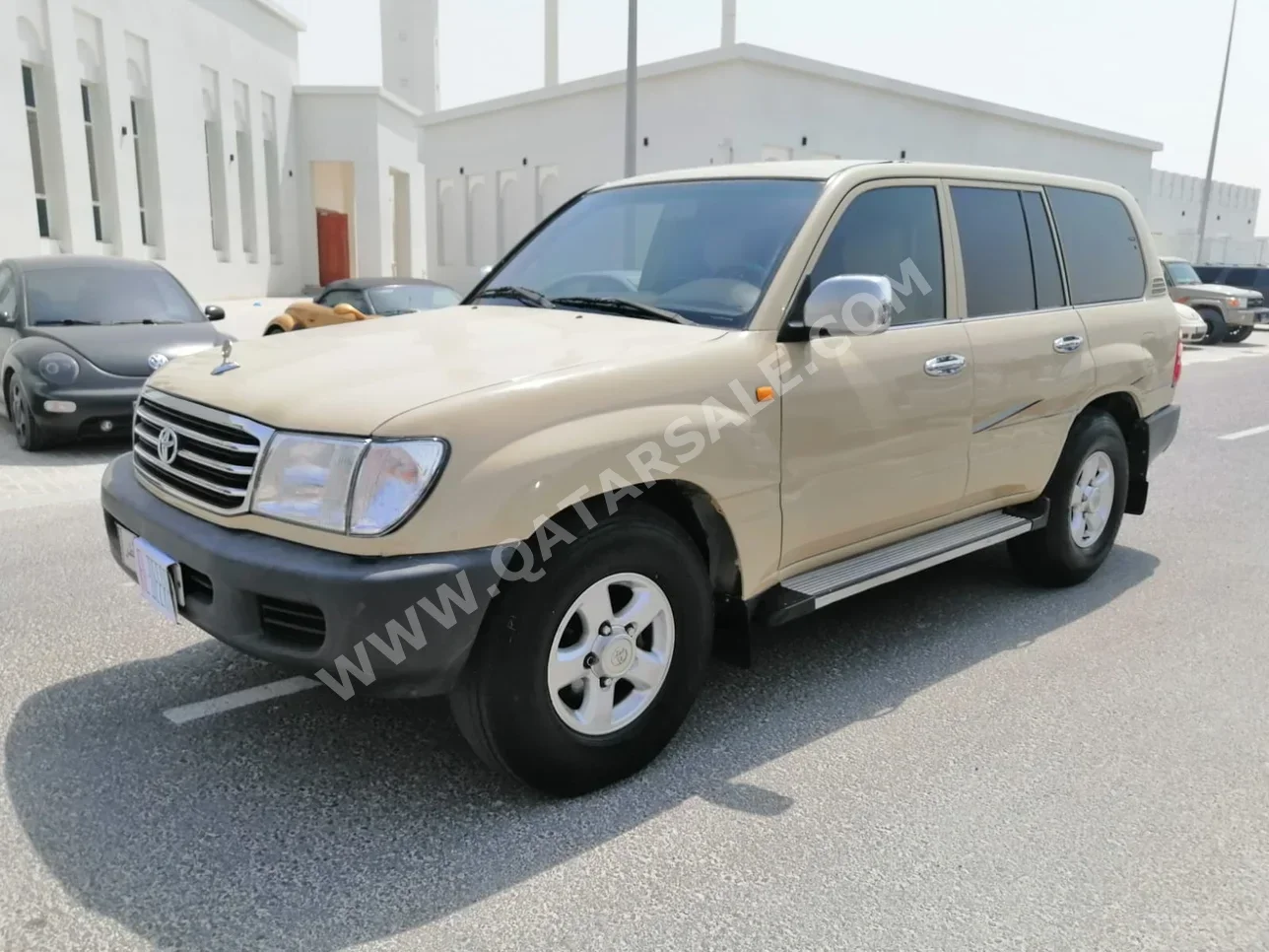 Toyota  Land Cruiser  GX  2000  Manual  355,000 Km  6 Cylinder  Four Wheel Drive (4WD)  SUV  Beige