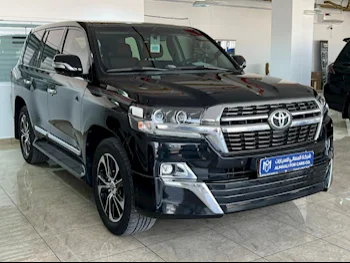 Toyota  Land Cruiser  GXR- Grand Touring  2021  Automatic  50,000 Km  8 Cylinder  Four Wheel Drive (4WD)  SUV  Black