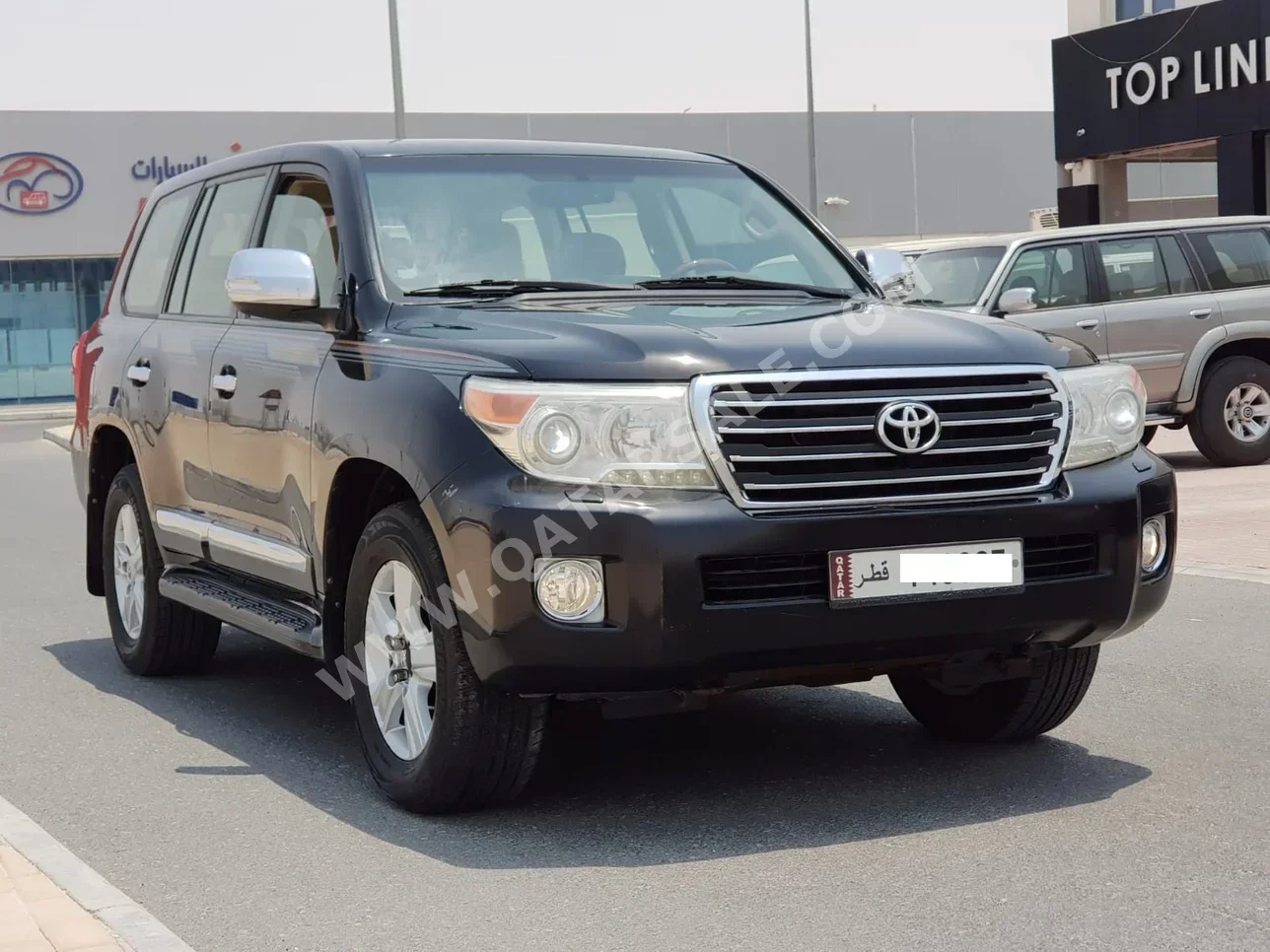 Toyota  Land Cruiser  GXR  2013  Automatic  335,000 Km  8 Cylinder  Four Wheel Drive (4WD)  SUV  Black