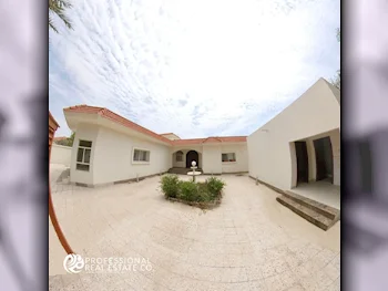 Family Residential  - Not Furnished  - Doha  - Al Dafna  - 5 Bedrooms