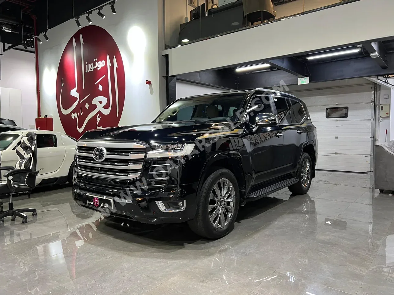 Toyota  Land Cruiser  VXR Twin Turbo  2022  Automatic  64,000 Km  6 Cylinder  Four Wheel Drive (4WD)  SUV  Black  With Warranty