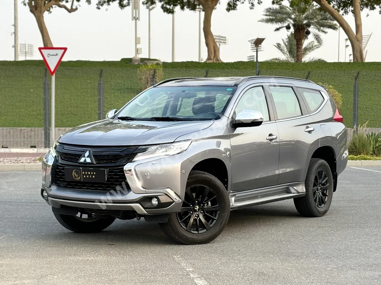 Mitsubishi  Pajero  Montero Sport  2019  Automatic  75,000 Km  6 Cylinder  Four Wheel Drive (4WD)  SUV  Gray