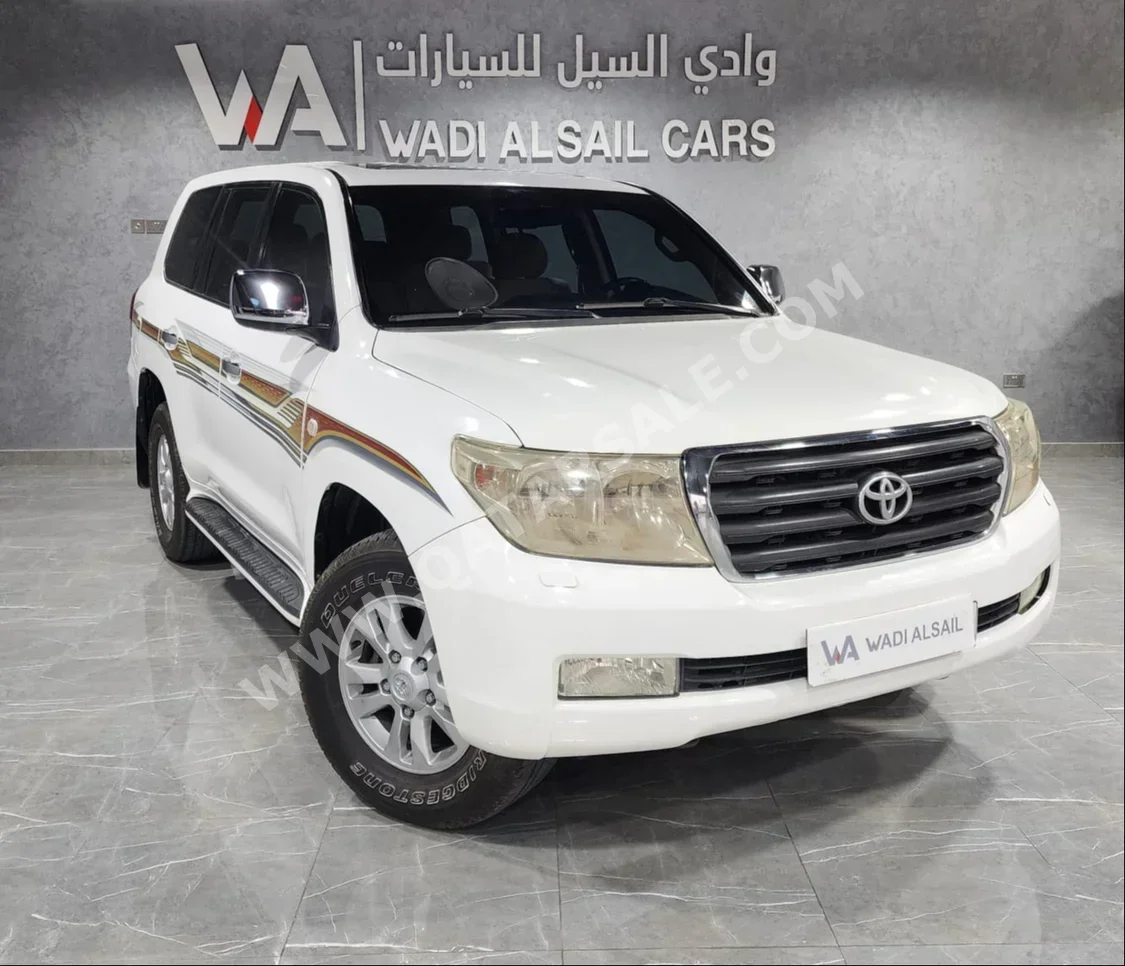 Toyota  Land Cruiser  GXR  2009  Automatic  215,000 Km  8 Cylinder  Four Wheel Drive (4WD)  SUV  White