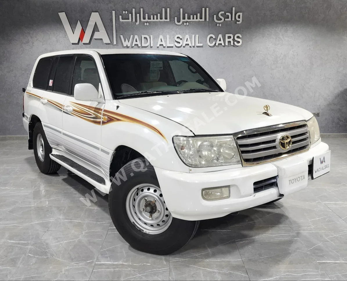 Toyota  Land Cruiser  GXR  2006  Manual  132,000 Km  6 Cylinder  Four Wheel Drive (4WD)  SUV  White