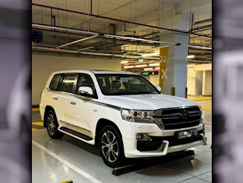 Toyota  Land Cruiser  VXR- Grand Touring S  2020  Automatic  27,000 Km  8 Cylinder  Four Wheel Drive (4WD)  SUV  White  With Warranty