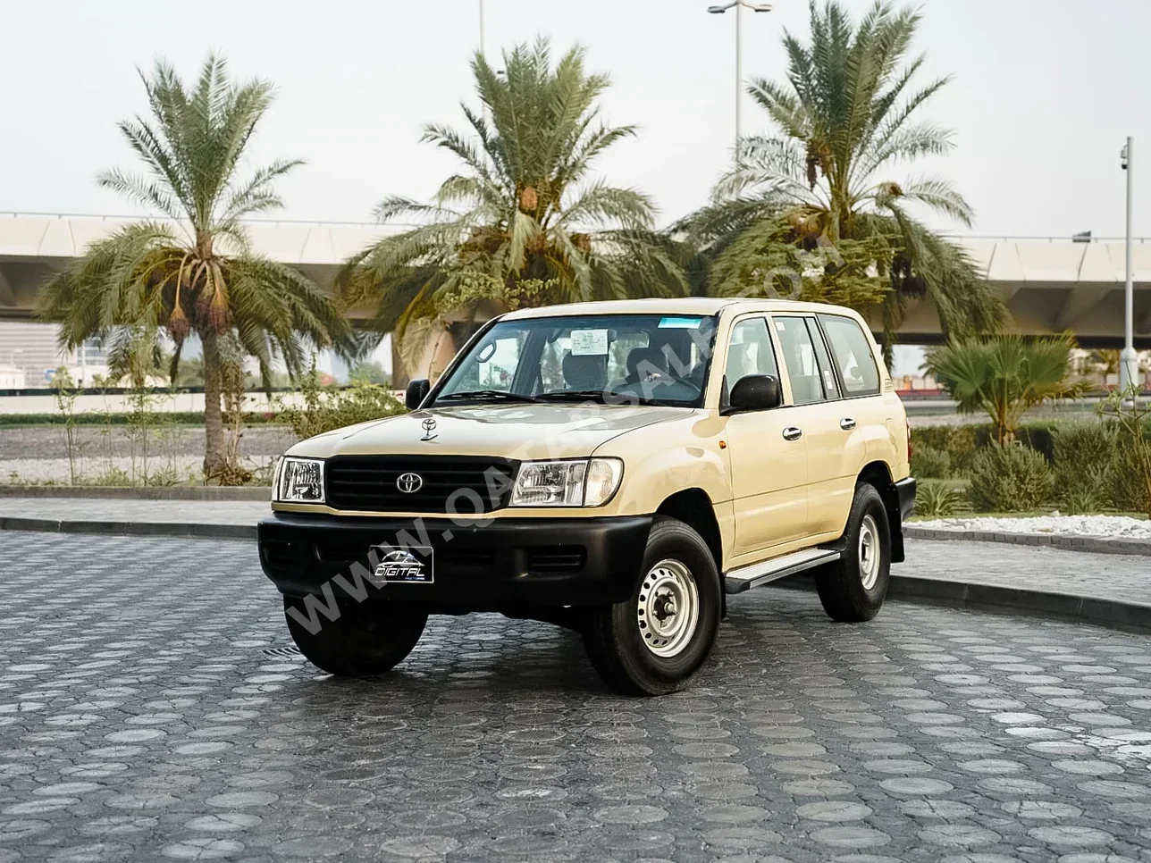 Toyota  Land Cruiser  G  1998  Manual  315,740 Km  6 Cylinder  Four Wheel Drive (4WD)  SUV  Beige