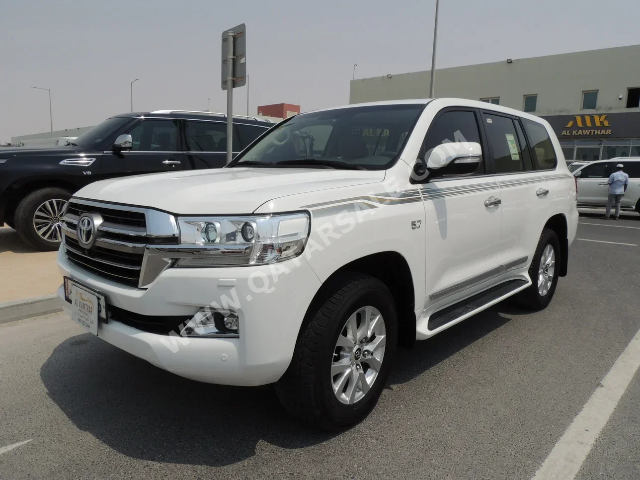 Toyota  Land Cruiser  VXR  2019  Automatic  224,000 Km  8 Cylinder  Four Wheel Drive (4WD)  SUV  White