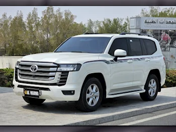  Toyota  Land Cruiser  GXR Twin Turbo  2023  Automatic  40,000 Km  6 Cylinder  Four Wheel Drive (4WD)  SUV  White  With Warranty