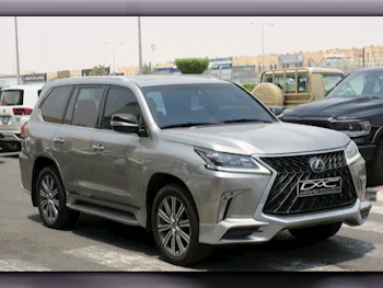 Lexus  LX  570  2017  Automatic  204,000 Km  8 Cylinder  Four Wheel Drive (4WD)  SUV  Sonic Titanium