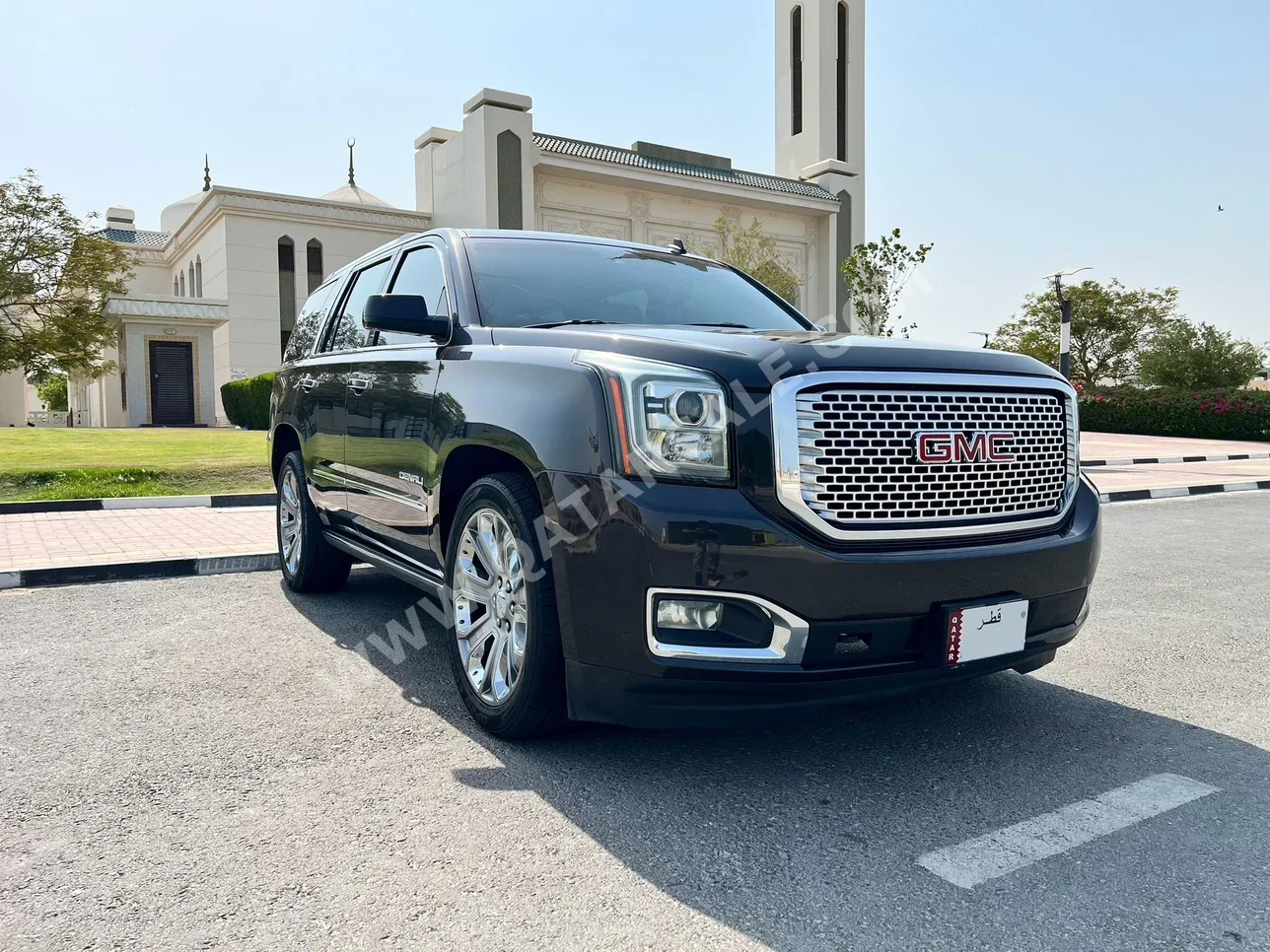 GMC  Yukon  Denali  2015  Automatic  156,000 Km  8 Cylinder  Four Wheel Drive (4WD)  SUV  Black