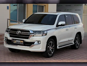 Toyota  Land Cruiser  GXR- Grand Touring  2020  Automatic  61,196 Km  8 Cylinder  Four Wheel Drive (4WD)  SUV  White