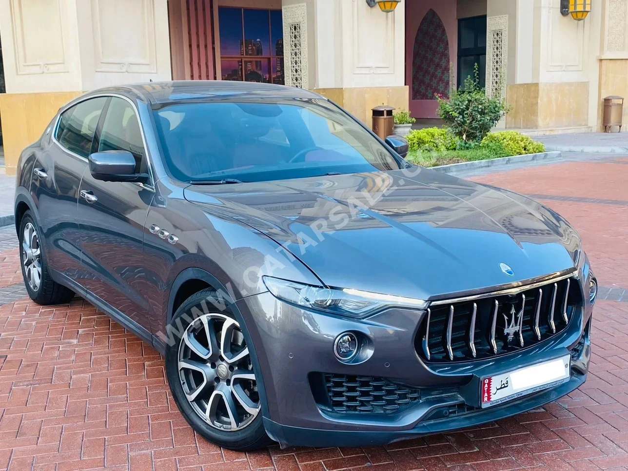 Maserati  Levante  2017  Automatic  60,000 Km  6 Cylinder  Four Wheel Drive (4WD)  SUV  Gray