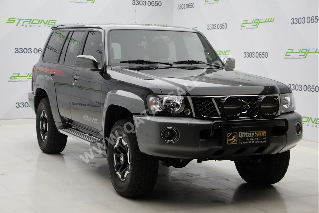 Nissan  Patrol  Super Safari  2022  Automatic  47,000 Km  6 Cylinder  Four Wheel Drive (4WD)  SUV  Black and Gray  With Warranty