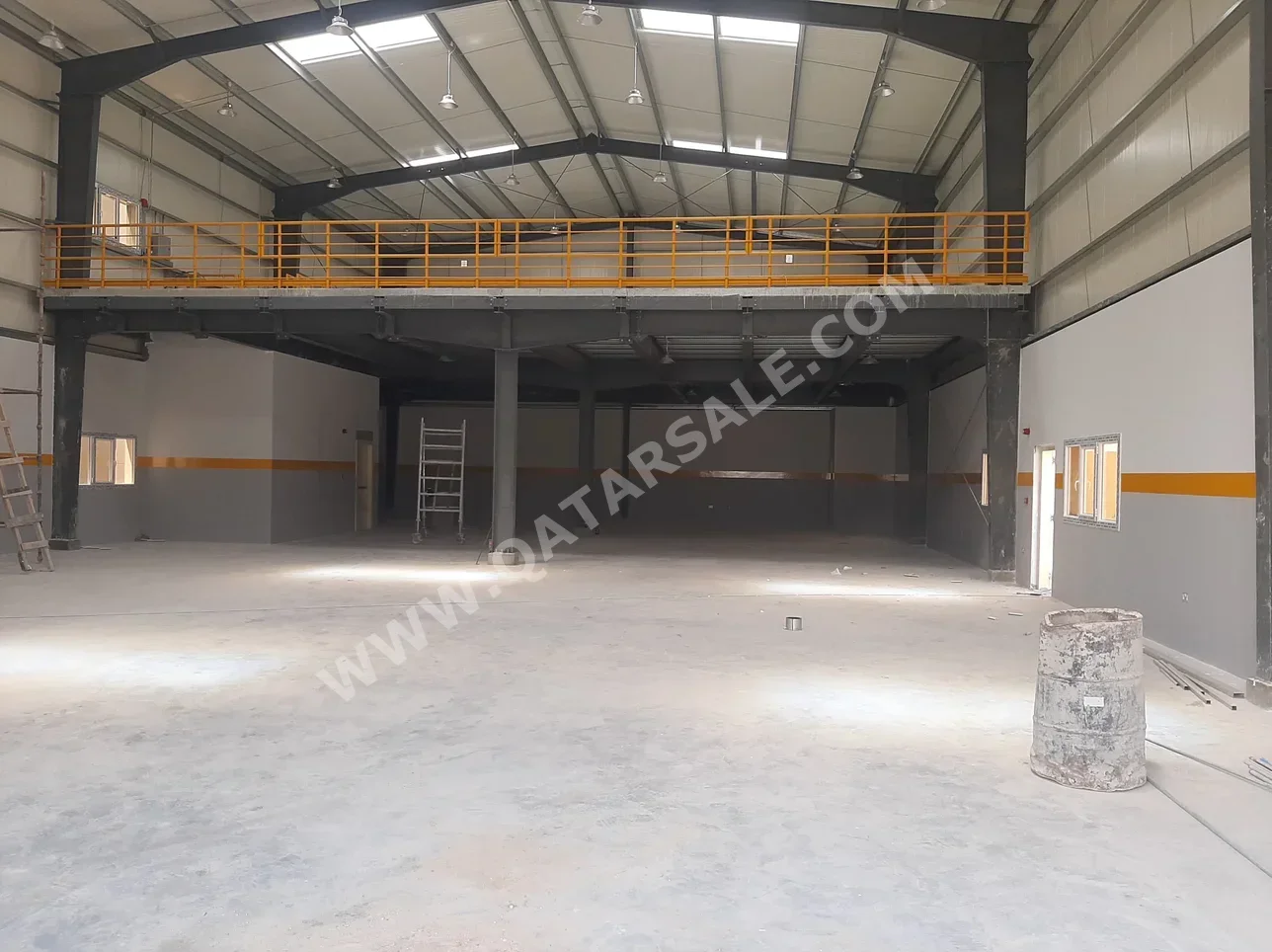 Warehouses & Stores - Al Khor  -Area Size: 813 Square Meter