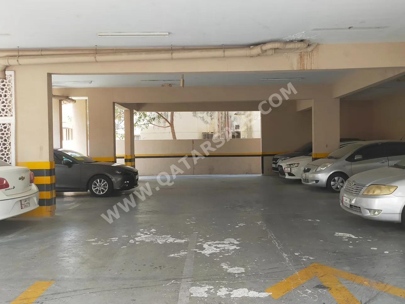 3 Bedrooms  Apartment  in Doha -  Fereej Bin Omran  Not Furnished