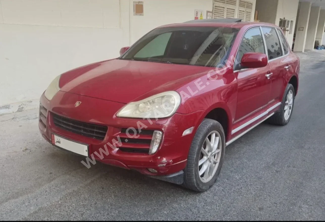 Porsche  Cayenne  2009  Automatic  180,000 Km  6 Cylinder  Four Wheel Drive (4WD)  SUV  Maroon
