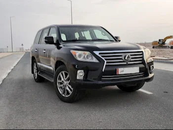 Lexus  LX  570 S  2013  Automatic  192,000 Km  8 Cylinder  Four Wheel Drive (4WD)  SUV  Black