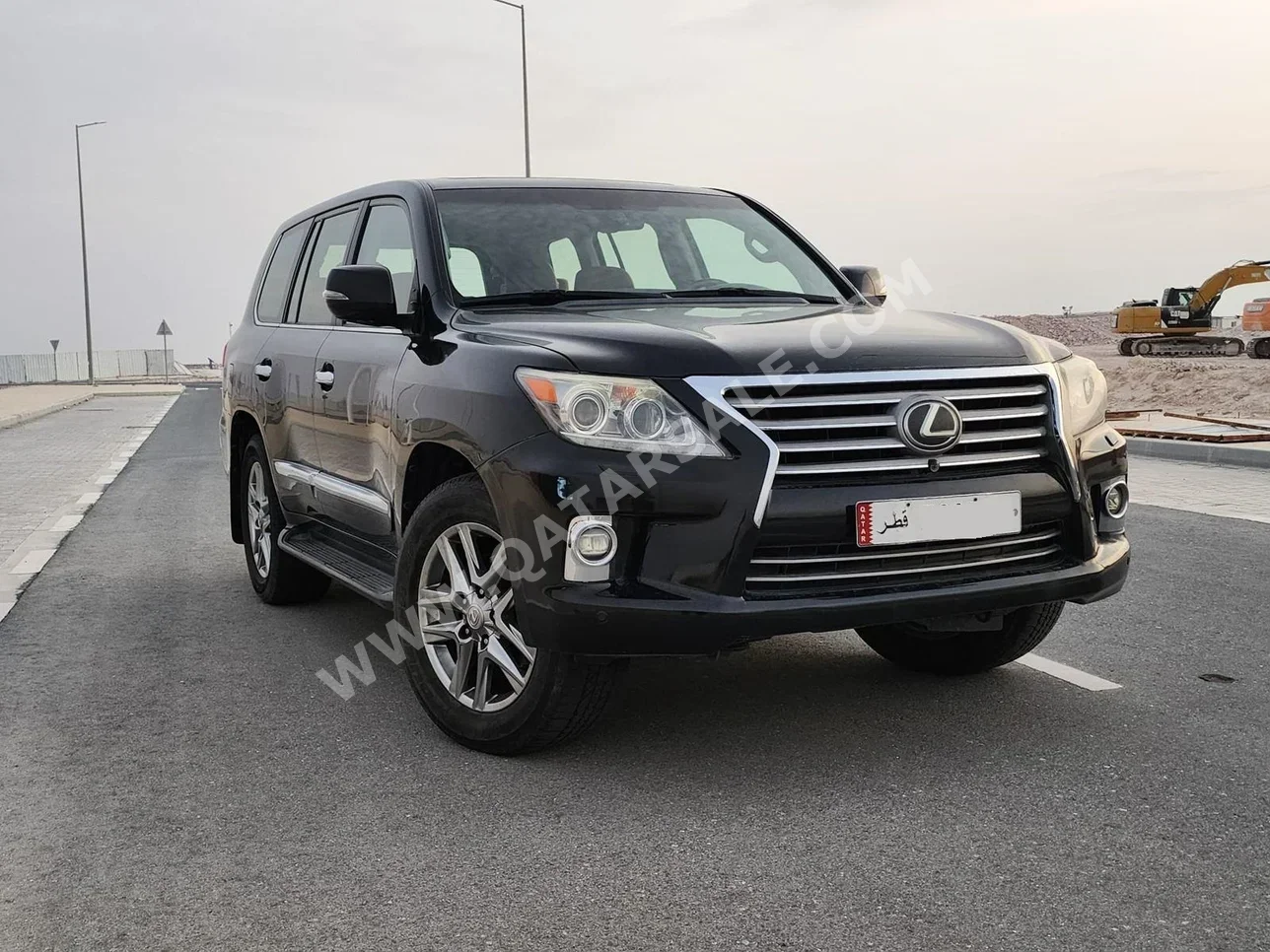 Lexus  LX  570 S  2013  Automatic  192,000 Km  8 Cylinder  Four Wheel Drive (4WD)  SUV  Black