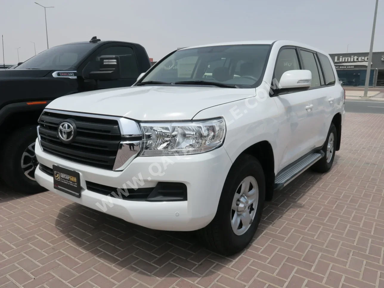 Toyota  Land Cruiser  G  2020  Automatic  123,000 Km  6 Cylinder  Four Wheel Drive (4WD)  SUV  White