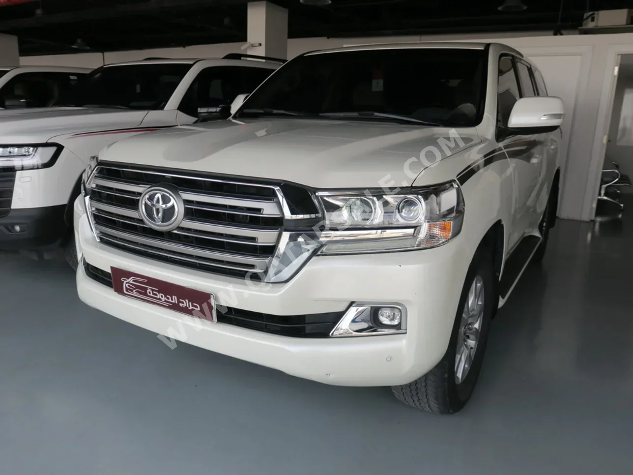 Toyota  Land Cruiser  VXR  2016  Automatic  258,000 Km  8 Cylinder  Four Wheel Drive (4WD)  SUV  White