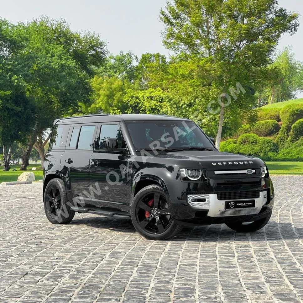 Land Rover  Defender  110 HSE  2023  Automatic  15,000 Km  6 Cylinder  Four Wheel Drive (4WD)  SUV  Black  With Warranty