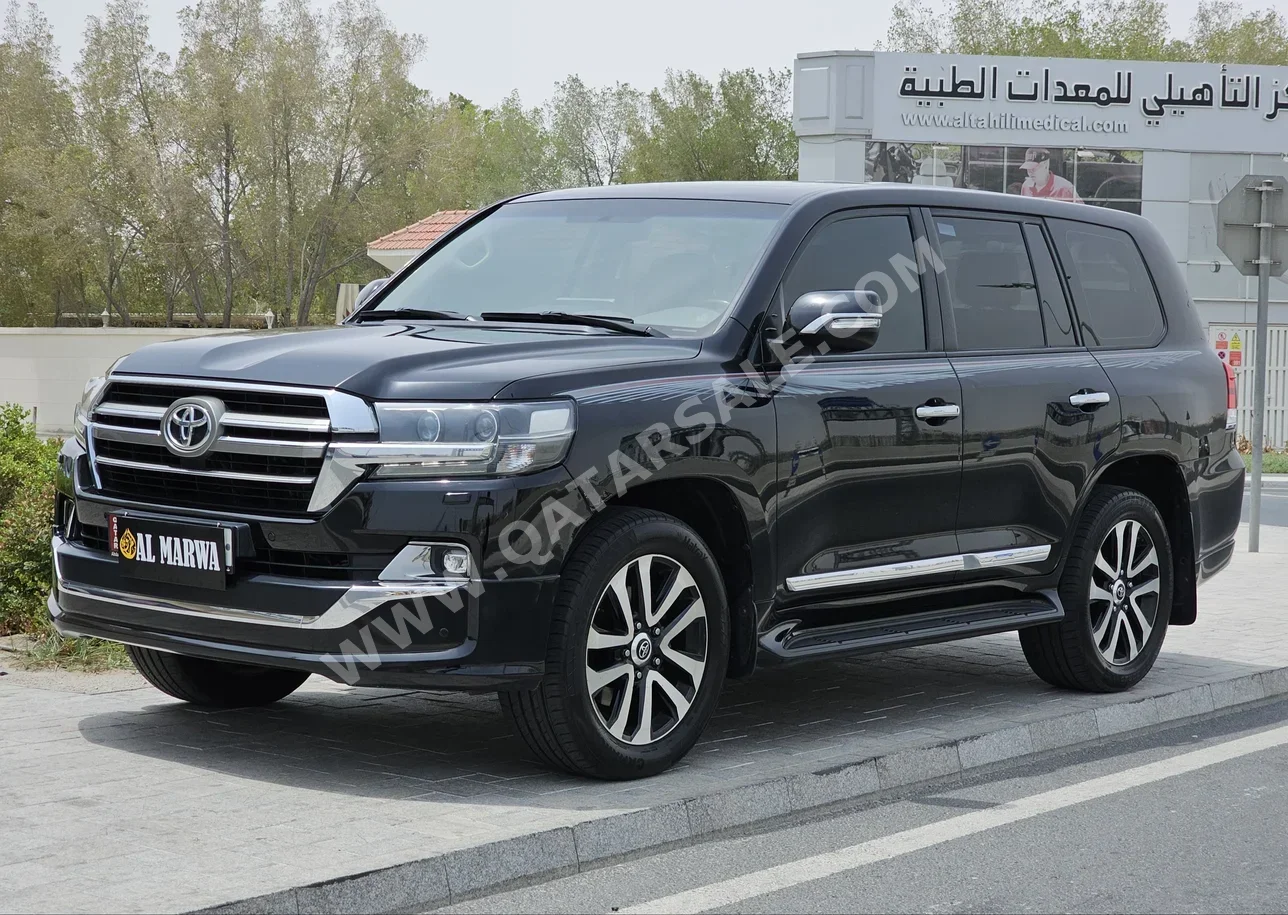 Toyota  Land Cruiser  GXR- Grand Touring  2019  Automatic  163,000 Km  8 Cylinder  Four Wheel Drive (4WD)  SUV  Black