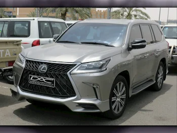 Lexus  LX  570  2017  Automatic  204,000 Km  8 Cylinder  Four Wheel Drive (4WD)  SUV  Sonic Titanium