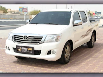 Toyota  Hilux  2013  Manual  154,000 Km  4 Cylinder  Four Wheel Drive (4WD)  Pick Up  White