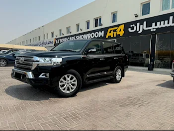 Toyota  Land Cruiser  GXR  2017  Automatic  224٬000 Km  8 Cylinder  Four Wheel Drive (4WD)  SUV  Black